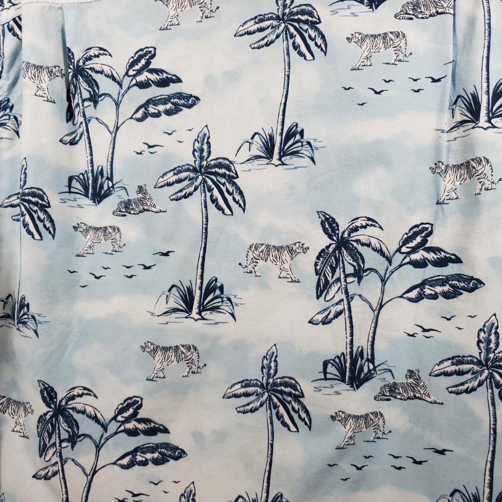 Sonoma Short Sleeve Button Up Shirt Blue w Tiger and Tropical Trees Men Sz XL - Picture 3 of 4